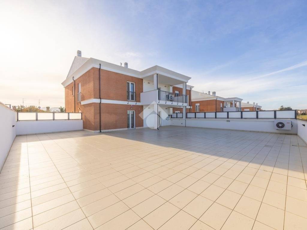 appartamento in vendita a Roma in zona Castelverde