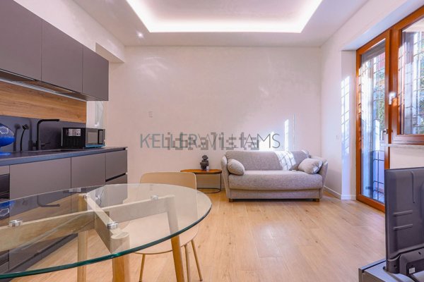 appartamento in vendita a Roma in zona EUR