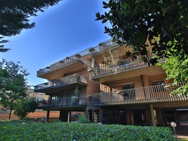 appartamento in vendita a Roma in zona Tomba di Nerone