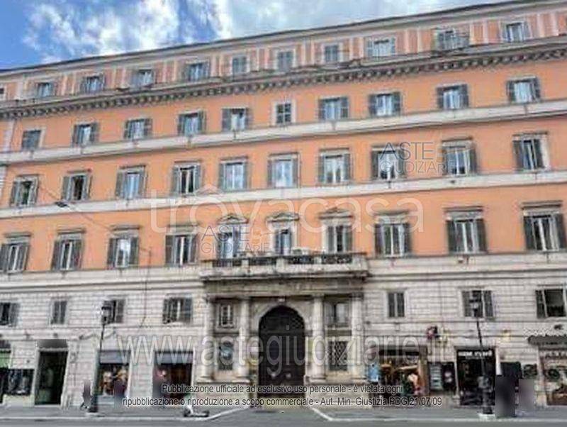 appartamento in vendita a Roma in zona Rione Monti/Campitelli