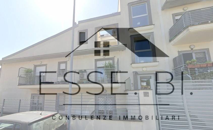 appartamento in vendita a Roma in zona Valle Muricana