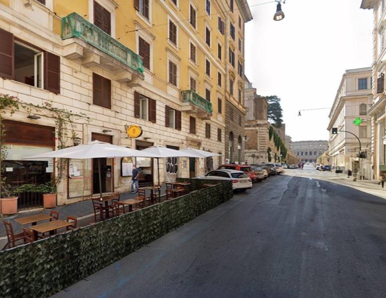 locale commerciale in vendita a Roma in zona Rione Monti/Campitelli