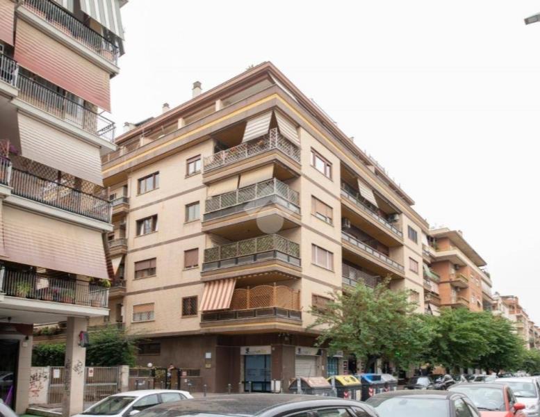 appartamento in vendita a Roma in zona Ostia