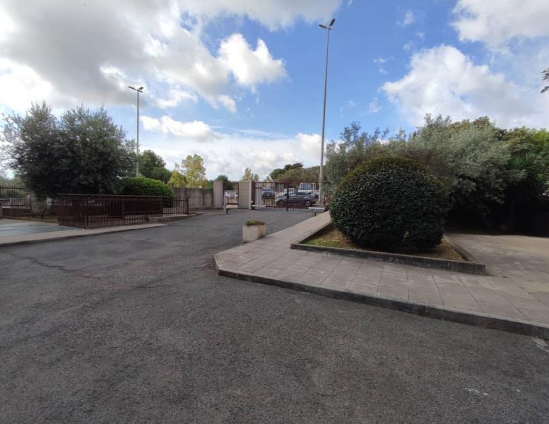 locale commerciale in vendita a Roma