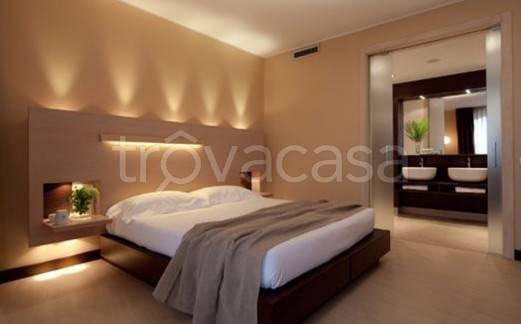 negozio in vendita a Roma in zona Campo Marzio