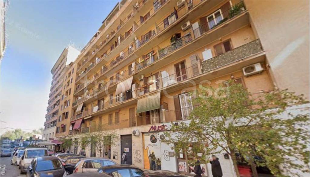 appartamento in vendita a Roma in zona Tuscolano