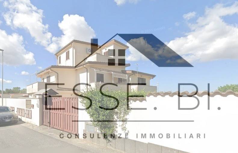 appartamento in vendita a Roma in zona Massimina/Casal Lumbroso