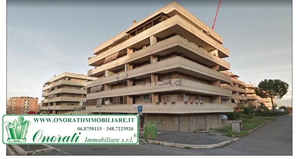 locale commerciale in vendita a Roma in zona Ponte di Nona