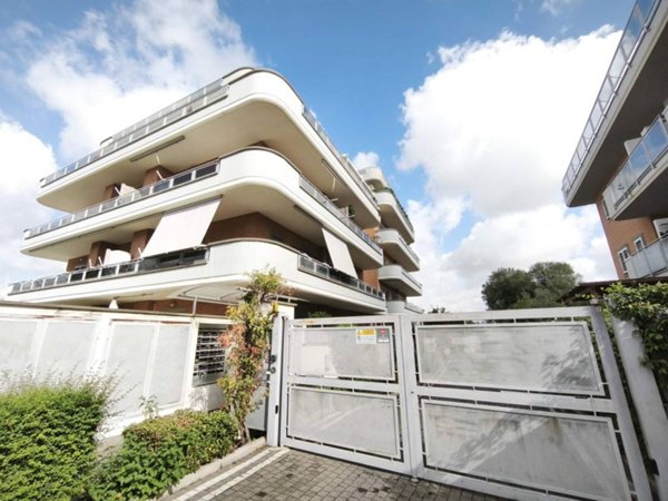 appartamento in vendita a Roma in zona Selva Candida