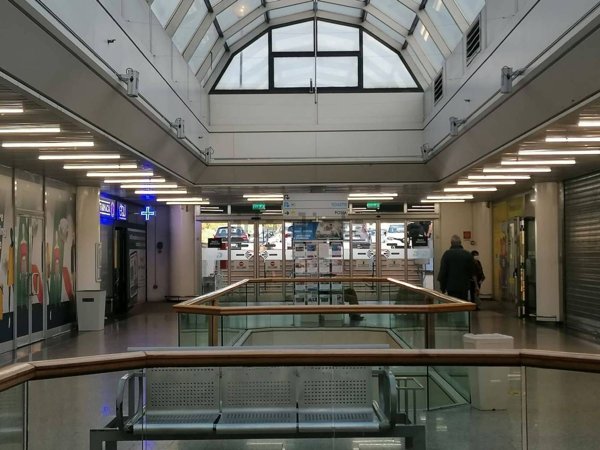 locale commerciale in vendita a Roma in zona EUR