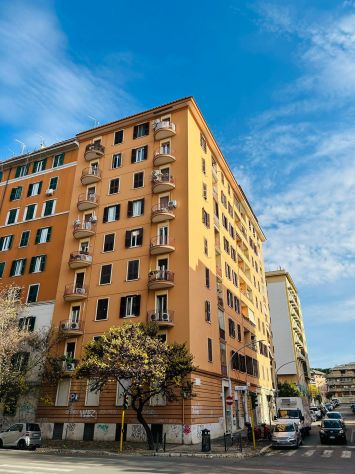 appartamento in vendita a Roma in zona Appio Latino
