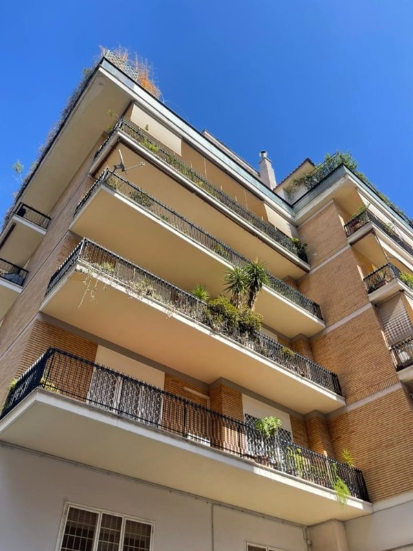 appartamento in vendita a Roma in zona Tuscolano