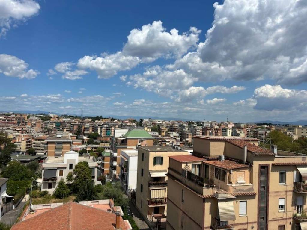 appartamento in vendita a Roma in zona Primavalle