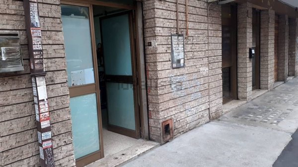 locale commerciale in vendita a Roma in zona Prenestino-Labicano