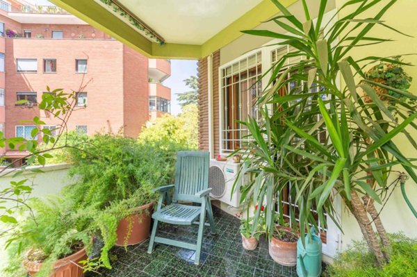 appartamento in vendita a Roma in zona Tomba di Nerone