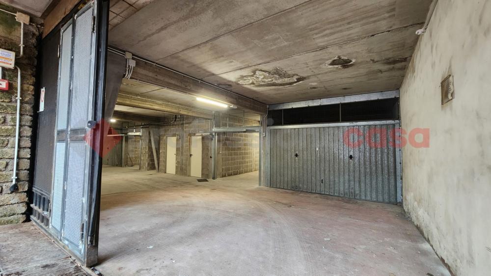 locale di sgombero in vendita a Roma in zona Ostiense