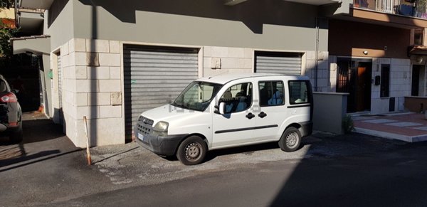 negozio in vendita a Roma in zona Borghesiana