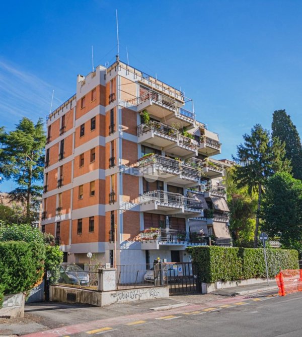 appartamento in vendita a Roma in zona EUR