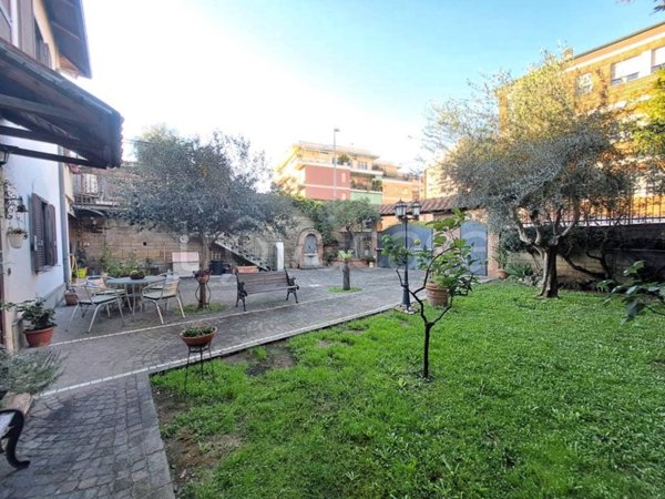 casa indipendente in vendita a Roma in zona Prenestino-Labicano