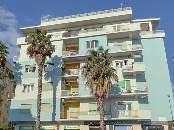 appartamento in vendita a Roma in zona Ostia