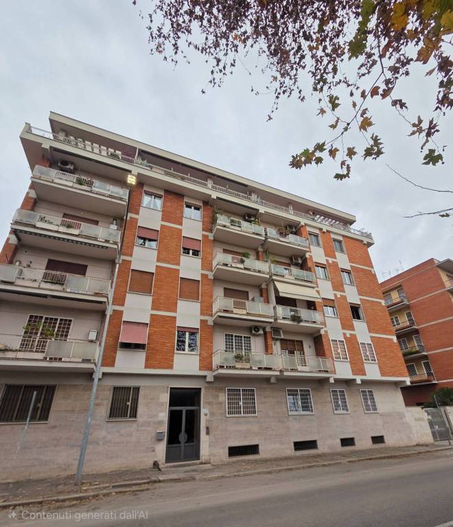 appartamento in vendita a Roma in zona Ostiense