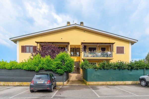 appartamento in vendita a Roma in zona Selvotta