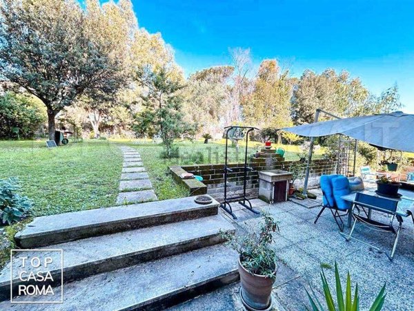 appartamento in vendita a Roma in zona Mostacciano