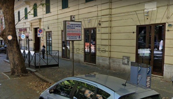 locale commerciale in vendita a Roma in zona Trieste