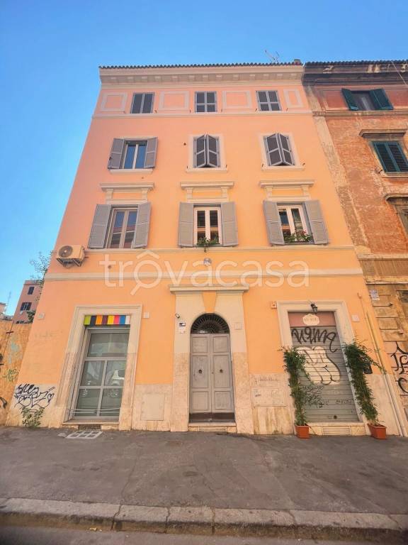 appartamento in vendita a Roma in zona Prenestino-Labicano