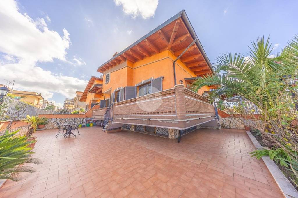 casa indipendente in vendita a Roma in zona Castelverde