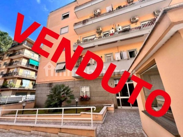 appartamento in vendita a Roma in zona Ostia