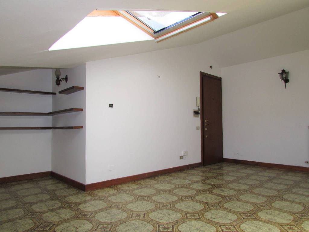 appartamento in vendita a Roma in zona Mostacciano