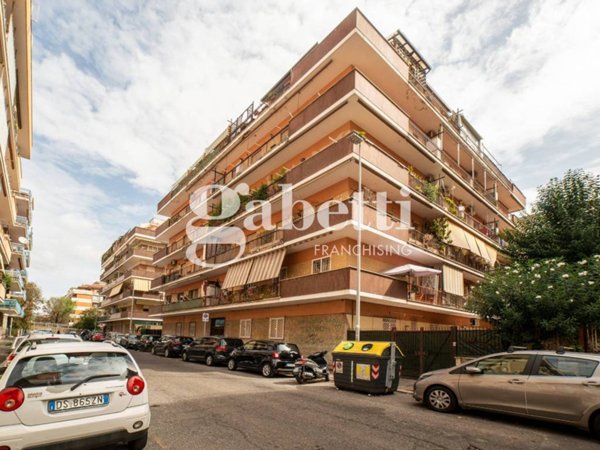 appartamento in vendita a Roma in zona Ostia