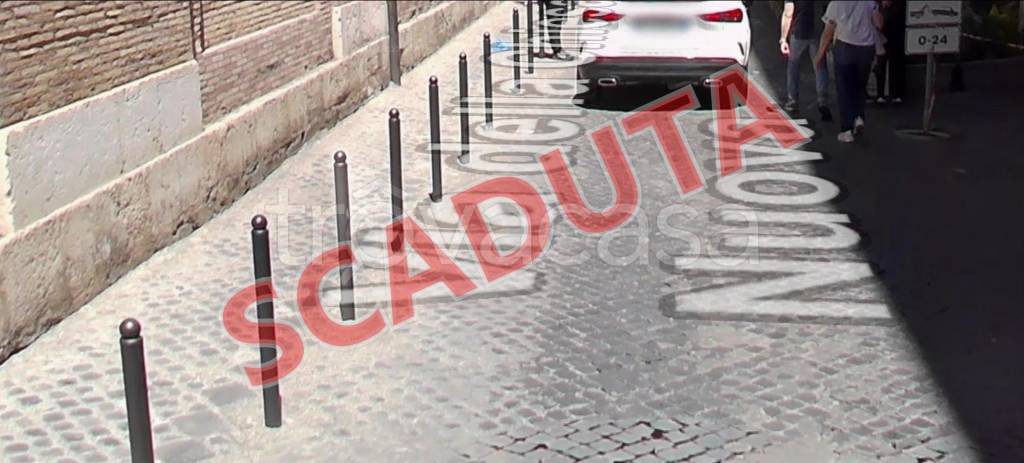 appartamento in vendita a Roma in zona Parione/Sant'Eustachio