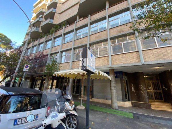 negozio in vendita a Roma in zona Trastevere