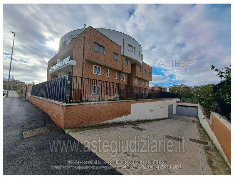 appartamento in vendita a Roma in zona Ponte di Nona