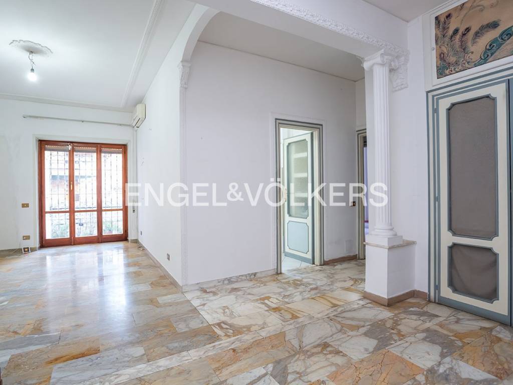 appartamento in vendita a Roma in zona Appio Latino