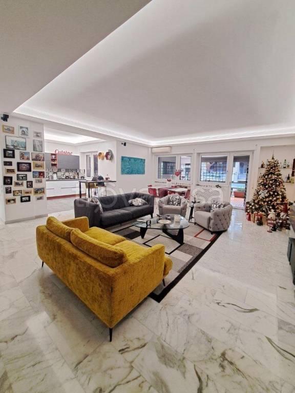 appartamento in vendita a Roma in zona Ardeatino