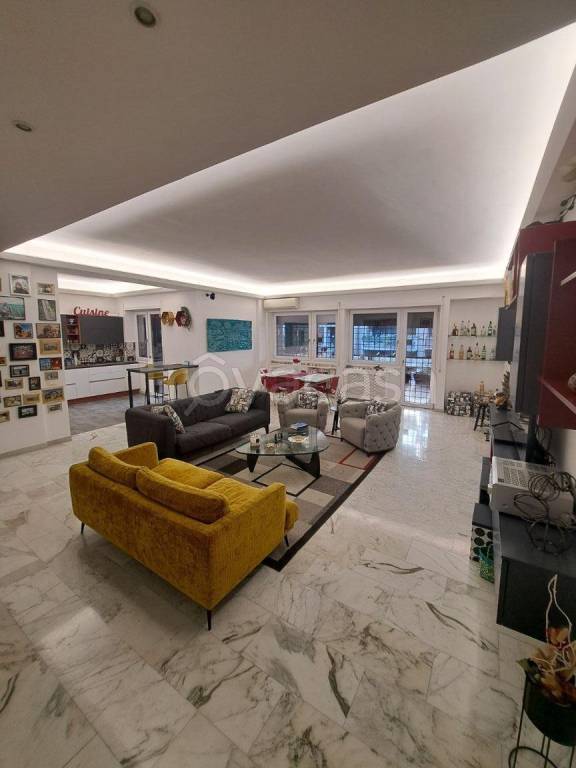 appartamento in vendita a Roma in zona Ardeatino