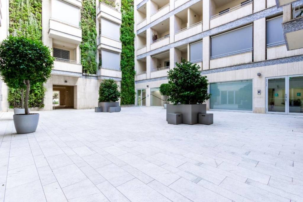 appartamento in vendita a Roma in zona Ostiense