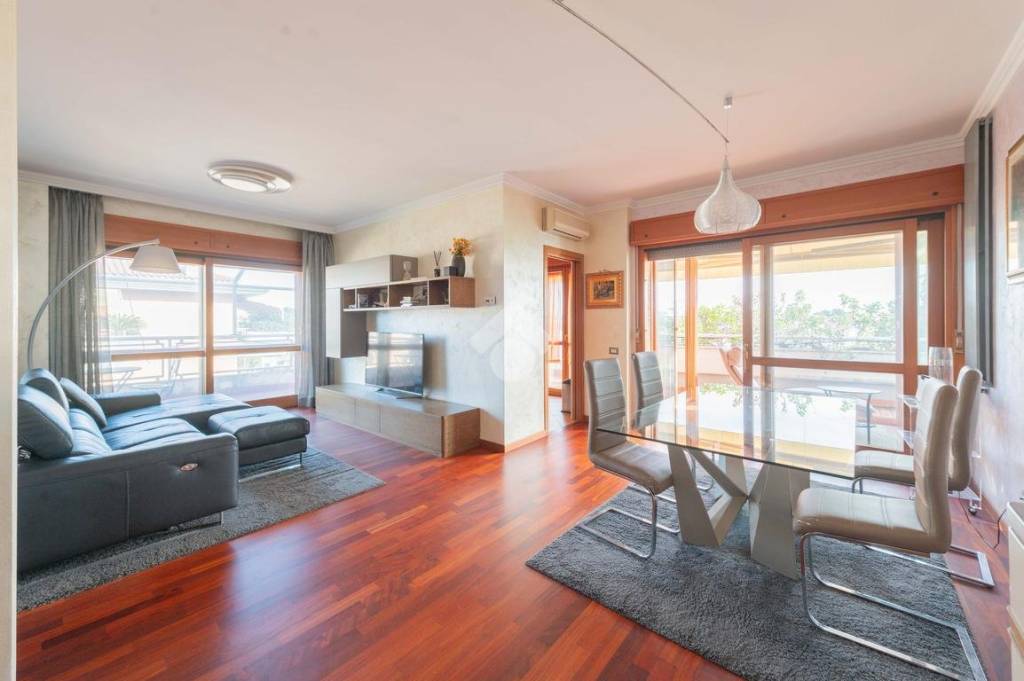 appartamento in vendita a Roma