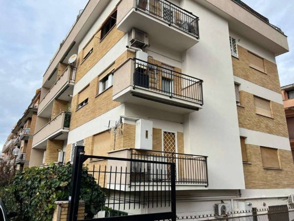 appartamento in vendita a Roma in zona Primavalle