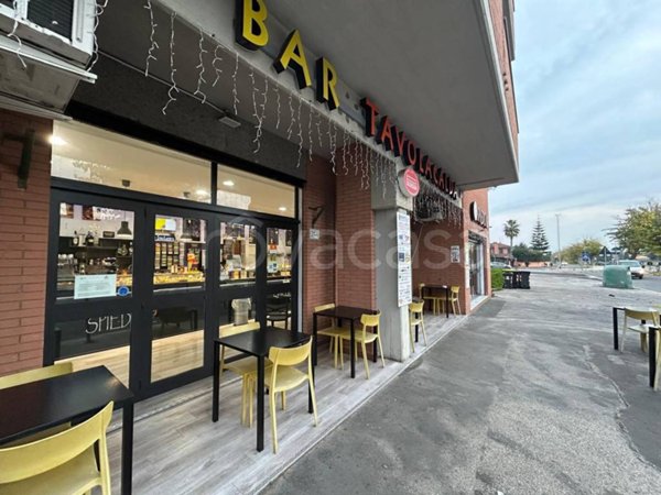 negozio in vendita a Roma in zona Infernetto