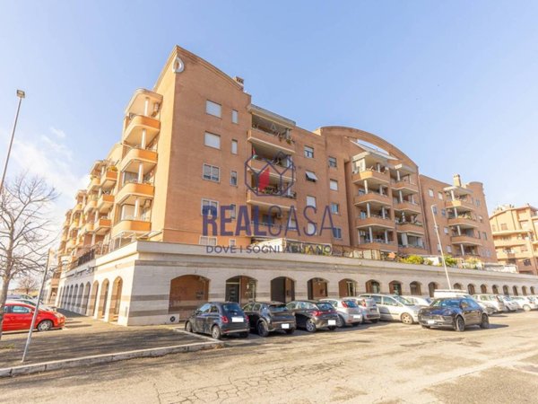 negozio in vendita a Roma in zona Tor Vergata/Torrenova