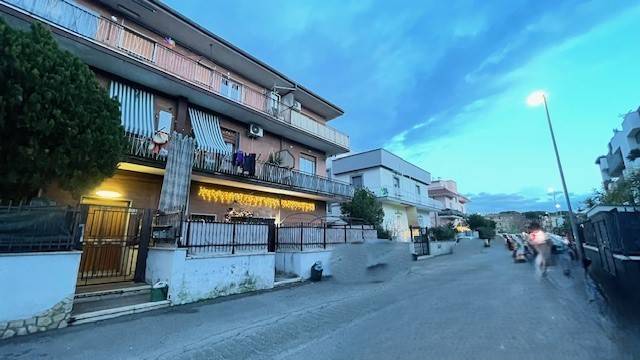appartamento in vendita a Roma in zona Tor Bella Monaca