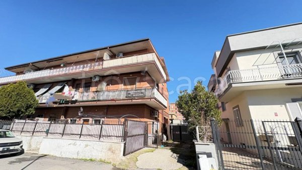 appartamento in vendita a Roma in zona Tor Bella Monaca