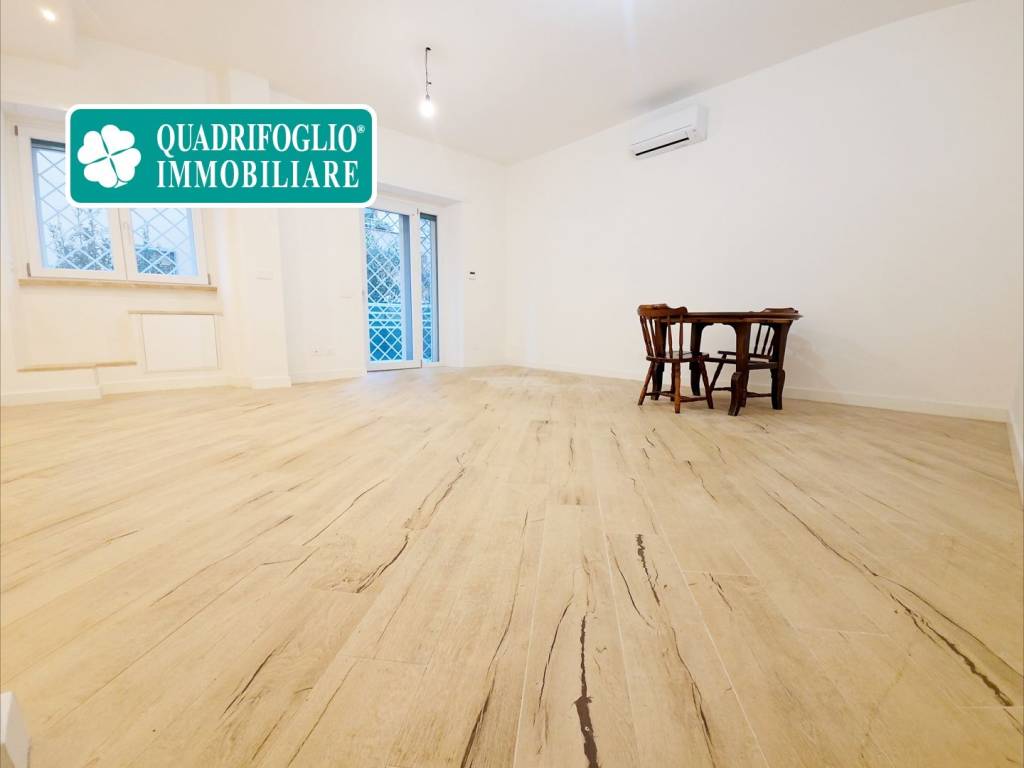 appartamento in vendita a Roma in zona Ostia