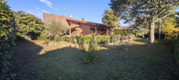 casa indipendente in vendita a Roma in zona Casal Morena