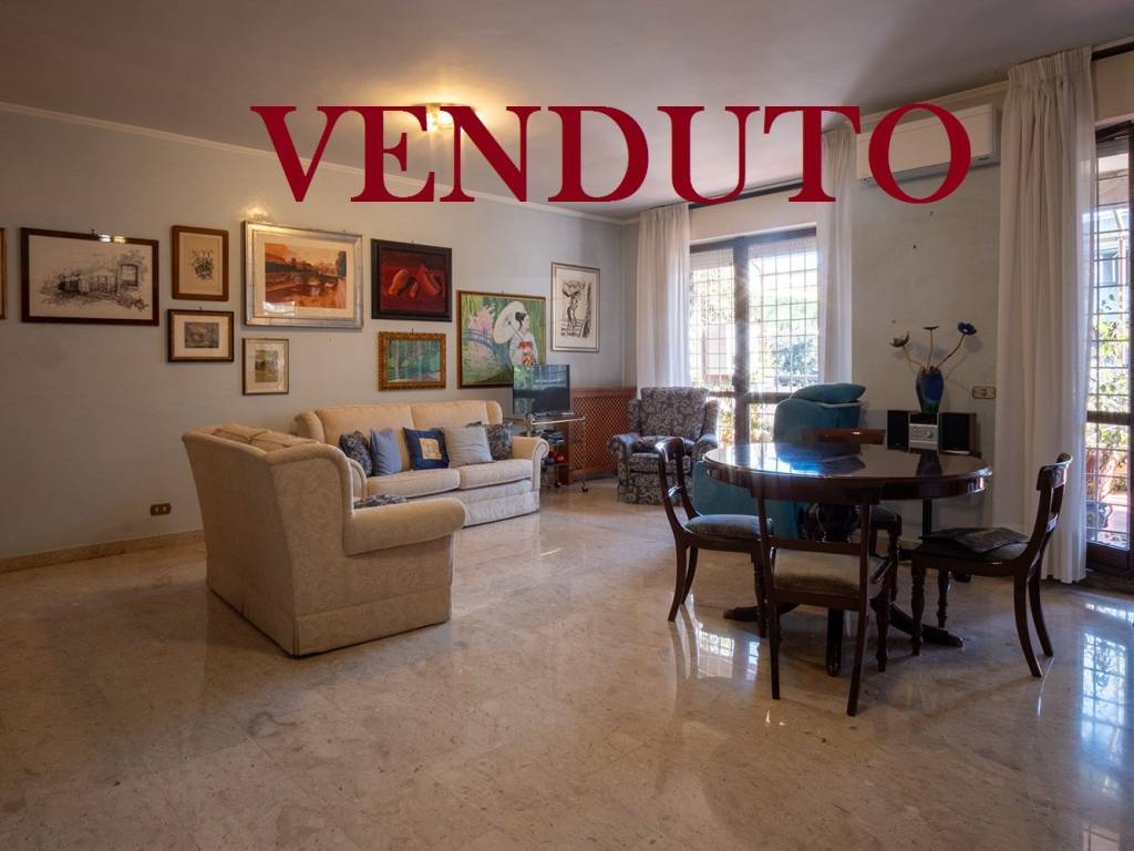 appartamento in vendita a Roma in zona EUR