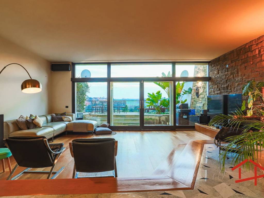 appartamento in vendita a Roma in zona Tor de' Cenci